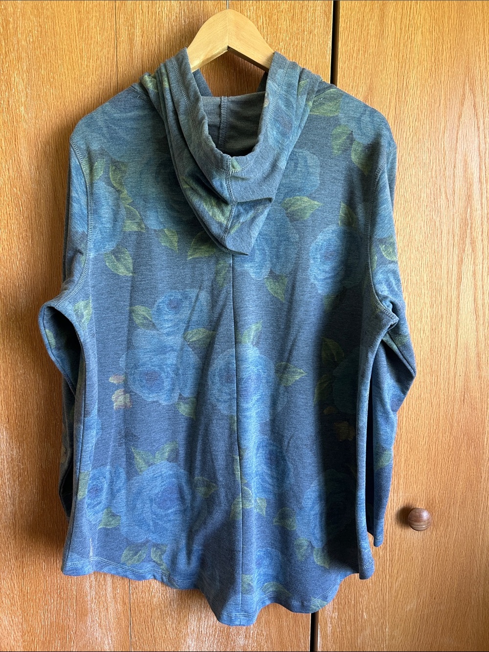 Philosophy Woman Blue Floral Lightweight Hooded Tunic with Ruffle Pockets - Picture 2 of 4